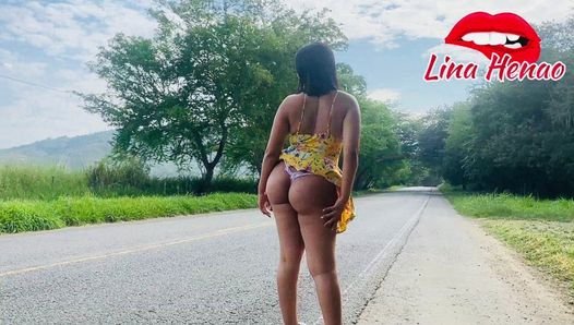 Eu entro no carro de um estranho e nós fodemos na estrada