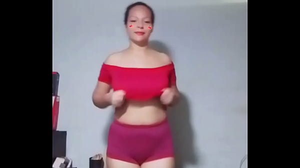 Katty enseña las tetas