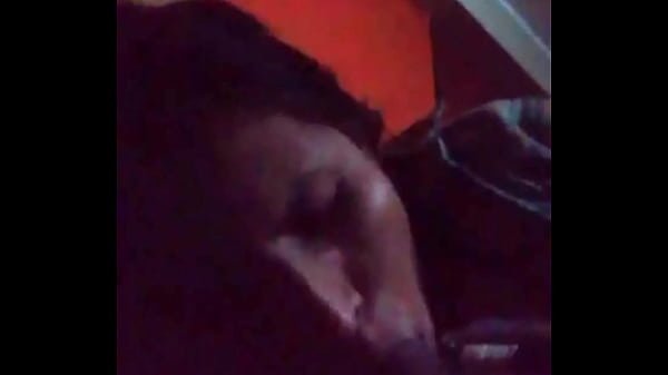 mi novia me lo chupa rico