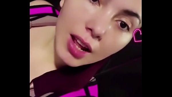 Fiz live pro meu grupo vip de zap … paseiando sem calcinha no parquinho e no taxi… que entrar no grupo? 11975740714