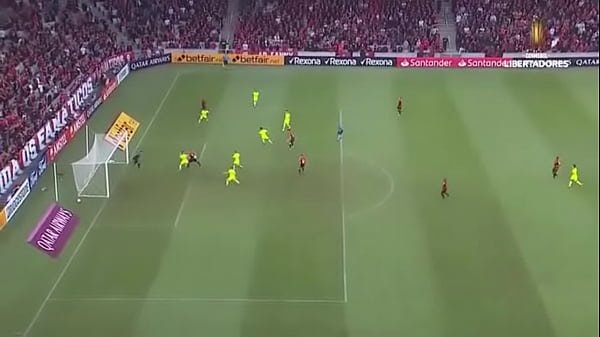 NEGÃO E UM BRANQUELO FODENDO URUGUAIOS EM CURITIBA