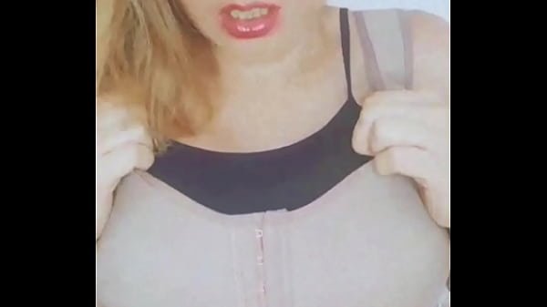 querendo mostrar o peitinho novo me segue no bolivianamimi