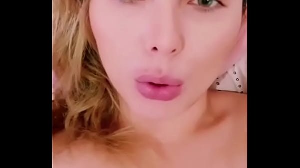 Solteira e querendo mamar… me segue em @bolivianamimi… instagram @boliviana.mimioficial … t. @boliviana.mimi … twitter @squirtbabymimi …. youtube: mimi boliviana