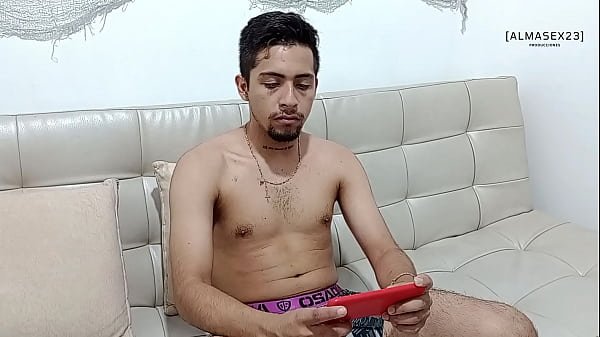 Viendo videos con mi hermanastra – Jul 24, 2024