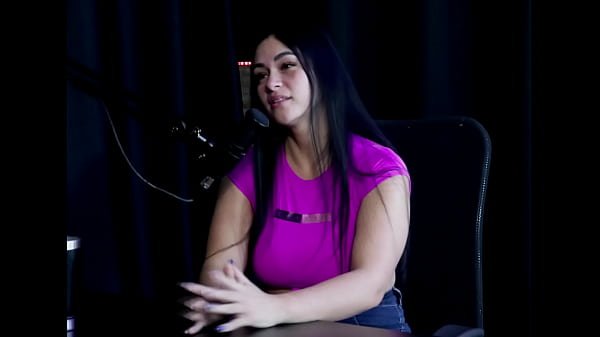 Grava bastante fetiches, teve experiência com mulher em atendimento, se cansou de levar chifres e decidiu voltar ao pornô com o marido – Angel Baronesa (SHEER/RED)