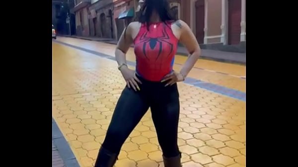 La propia mujer araña