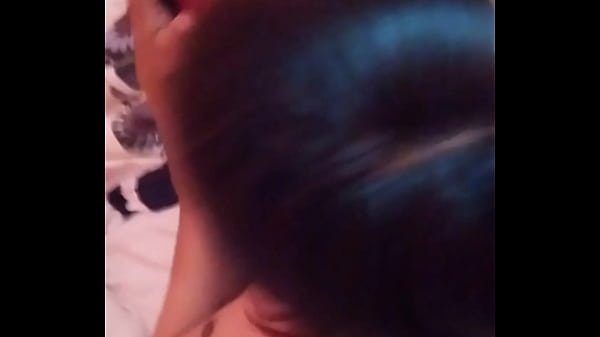 Me mamá la verga antes de darle por el culo y me dice que le gusta más que la de su marido