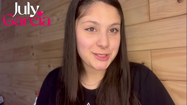 Morena peituda vai ao motel e se masturba com seus brinquedos na banheira – Julygarcia.com.br