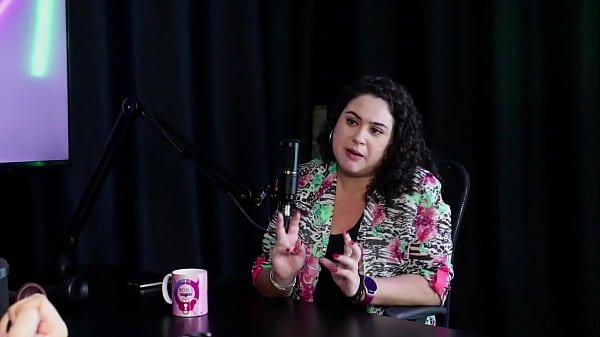 O HPV é um vírus e tem mais cem tipos, a dose é um valor alto, e o painel do IST… – Marina Karam (sexóloga) (SHEER/RED)