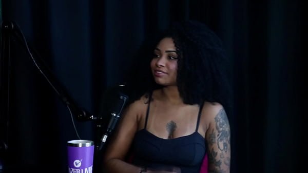 Pediram pra fazer castração com alicate, ama podolatria, não gosta de apanhar e os gaúchos… – Sara Ventur (SHEER/RED)