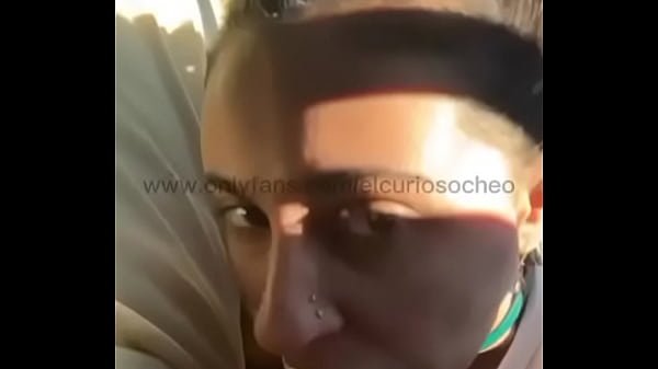 RECIBIENDO ORAL EN EL AUTOMÓVIL VIDEO Completo EN MI PAGINA