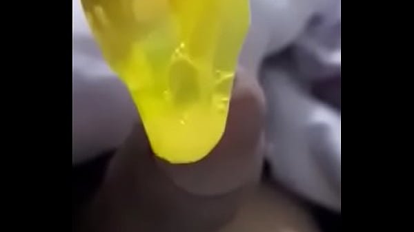 Me masturbo con condon de sabor