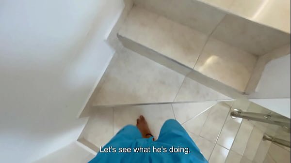 me oculto en el closet de mi pequeña hermanastra para darle la mejor follada de su vida