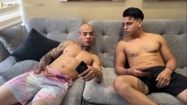 midiendoles la polla a mis dos ricos hermanastros – EmilyFox & Zeus Withe