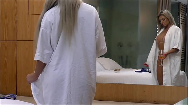 Novinho FDP! O pau dele quase me arregaçou toda. Muito grosso ( Vídeo completo no sheer e X-RED)