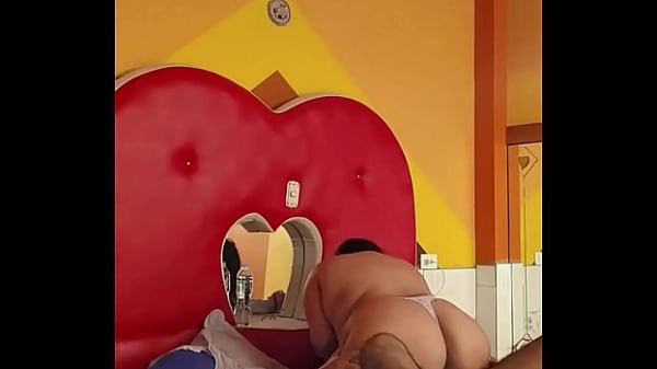 PERUANA GORDITA DE TREMENDO CULO ME DA SENTONES Y LA LLENO DE LECHE