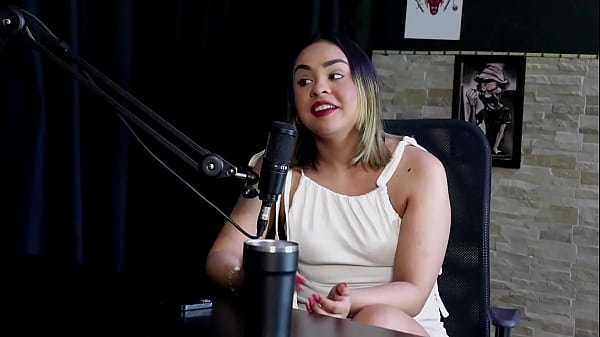 Como surgiu seu nome artístico, iniciou com vídeos caseiros, não sente prazer em homem bissexual – Nands Ninfetinha (SHEER/RED)