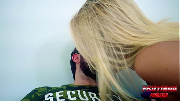 The beautiful blonde is horny, she came to give her pussy and receive cum deep in her ass – Ravenna and Frotinha