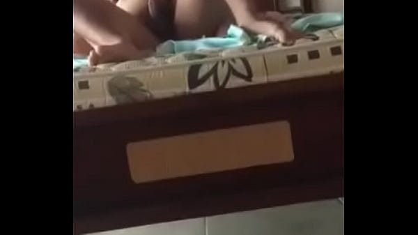 Me cogo a flaquita rica.