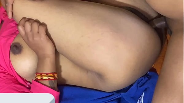 llenandole la cara de leche a la puta vecina