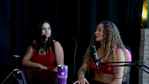 Nunca se divertiu com dois homens, nunca tinha pensado em criar conteúdo com transsexual, mas.., tem muita sensibilidade nos pés e gosta do soca fofo – Bruninha a Surfistinha (WATCH ON: SHEER/RED)