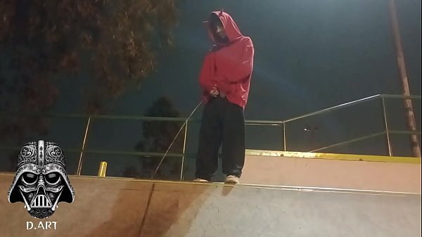 O melhor presente de natal pra você, noel de chifrinhos mijando na pista de skate