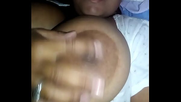 Tetas grandes de mi esposa
