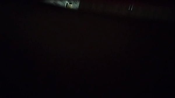 Tranquilo es solo un sueño húmedo, disfrútalo dice la hermanastra tetona para engañar y comerse la polla