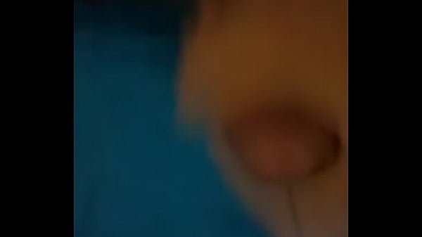 Una paja en un baño cualquiera – Disfruta imaginando que te baño con mi leche