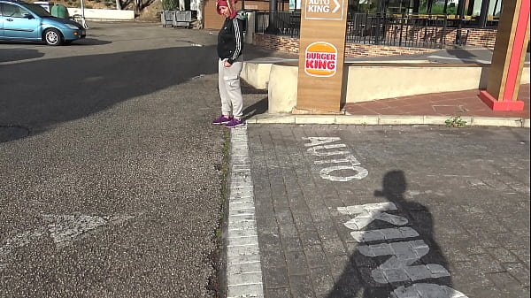 A hungry Turkish woman is NOT SCARED to have sex in exchange for a BURGER !!!