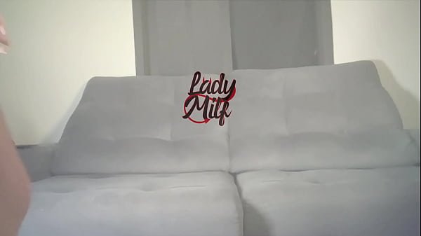 David quer sentir o cheirinho do meu pé de perto para gozar