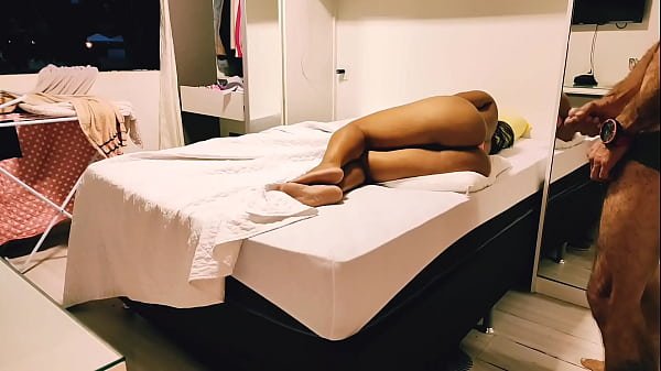 My stepmother in a micro bikini took a dick in her ass, in her pussy, I fucked her little feet and smeared them with cum. Vagninho e Luna Oliveira