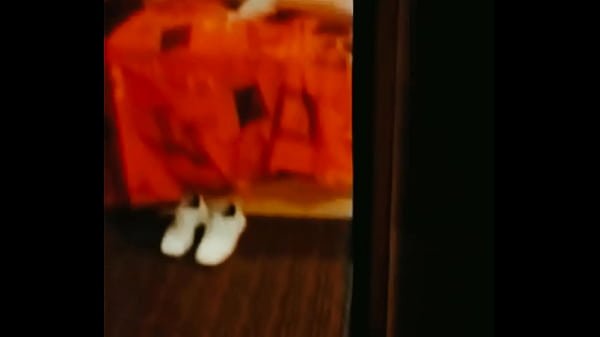 Sorprendido vaciando mi leche en la esposa de un cornudo que se escondió en el baño para ver cómo le daban verga a su mujer