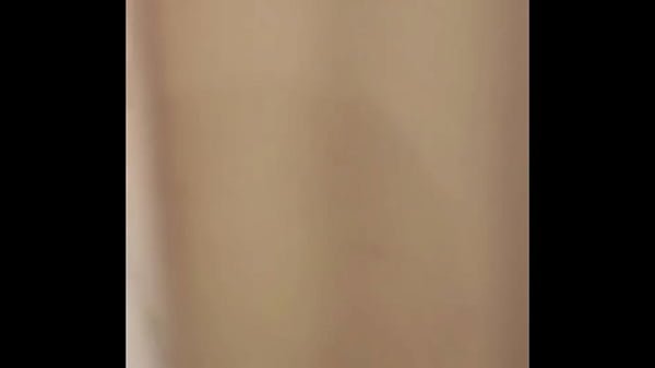 Zelador do hotel me pegou peladinha na sauna e teve a rola chupada em boquete demorado (preview)